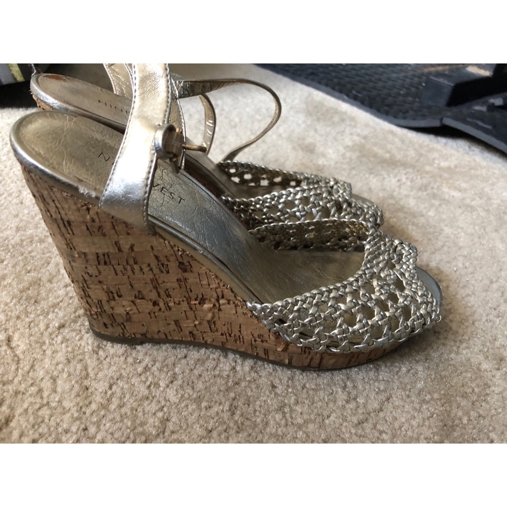 🔶 Gold Wedged Heels
